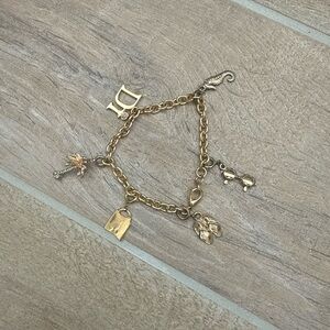 Vintage Diamonds International Gold Toned Caribbean Flip Flop Charm Bracelet